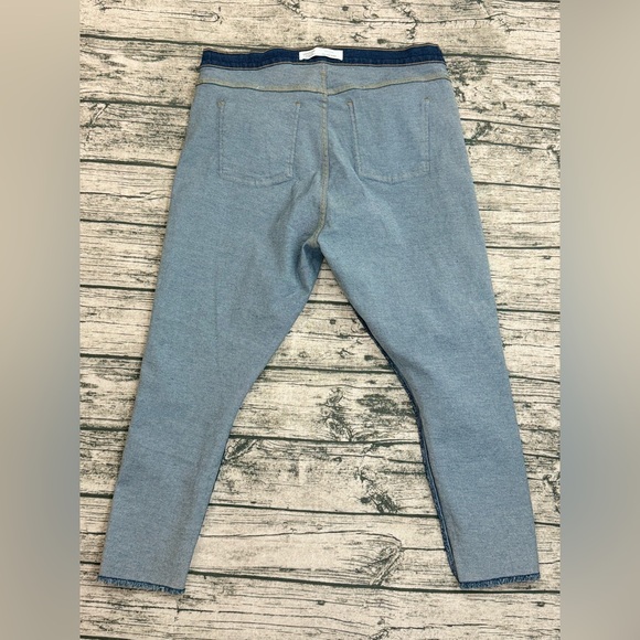 Levi's Women's Heritage High Rise Jeans, Size 20 W35, Distressed Knee, Raw Hem - Picture 12 of 14